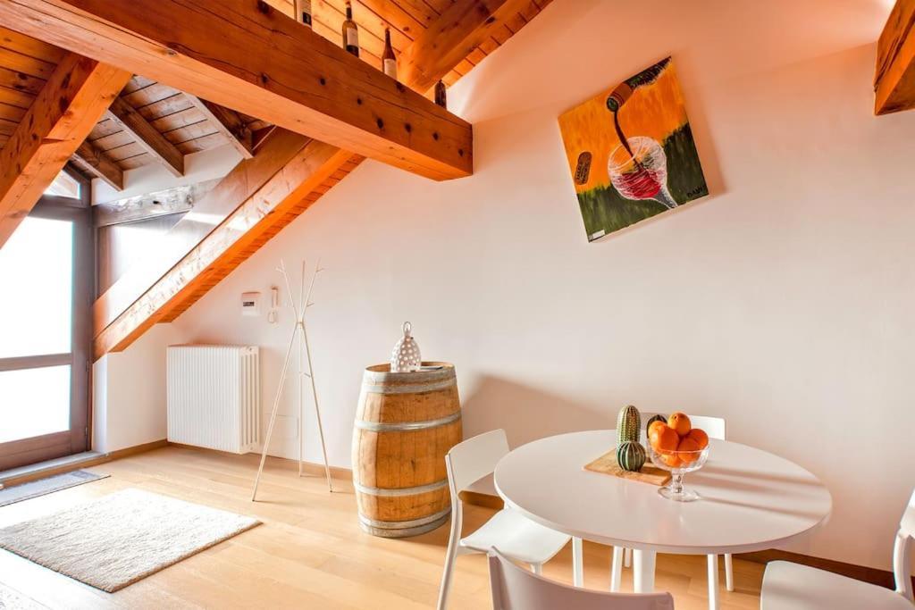 Charming 2.5Room Flat In Center Of Monforte dʼAlba Esterno foto