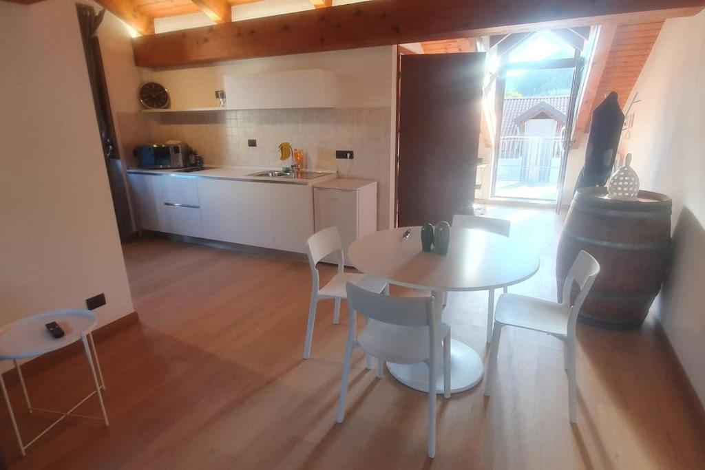 Charming 2.5Room Flat In Center Of Monforte dʼAlba Esterno foto