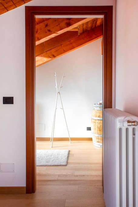Charming 2.5Room Flat In Center Of Monforte dʼAlba Esterno foto