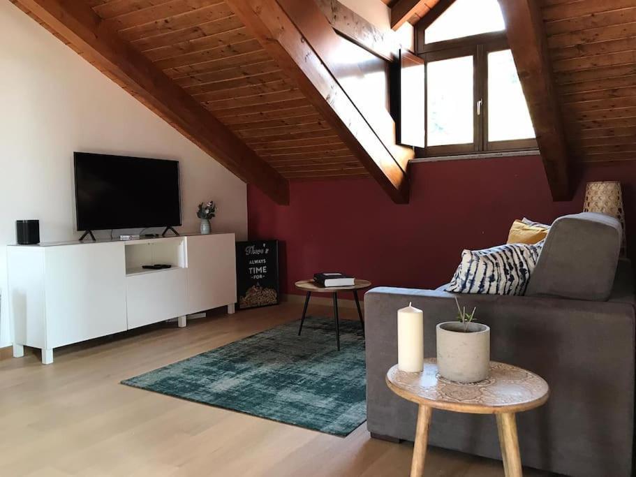 Charming 2.5Room Flat In Center Of Monforte dʼAlba Esterno foto