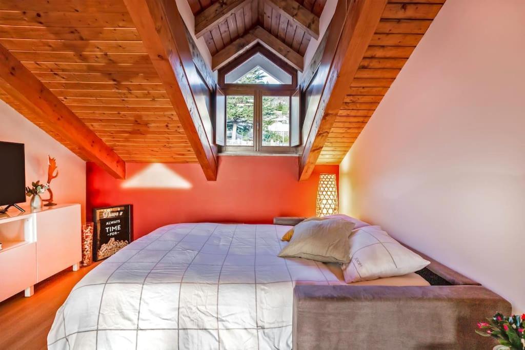 Charming 2.5Room Flat In Center Of Monforte dʼAlba Esterno foto